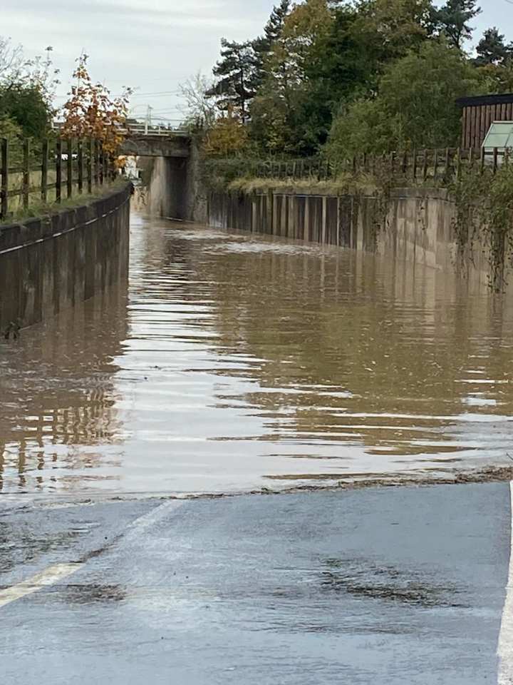 More flooded roads in Hull this afternoon