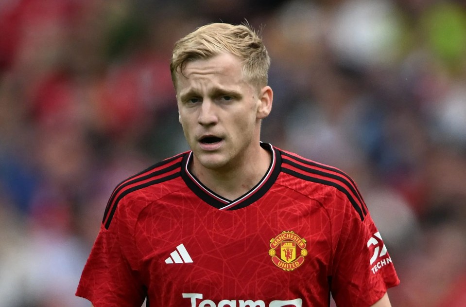 Donny van De Beek is on the fringes at Manchester United