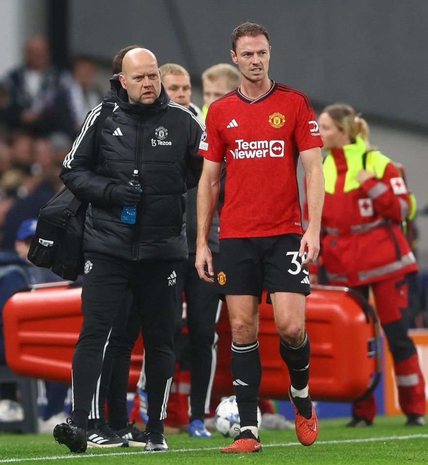 Man Utd have suffered a fresh injury blow after Jonny Evans was forced off against Copenhagen