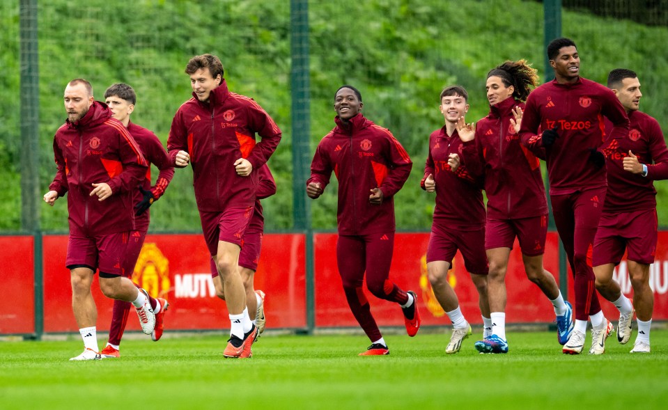 Manager Erik ten Hag has included Mainoo in Utd's first team training sessions