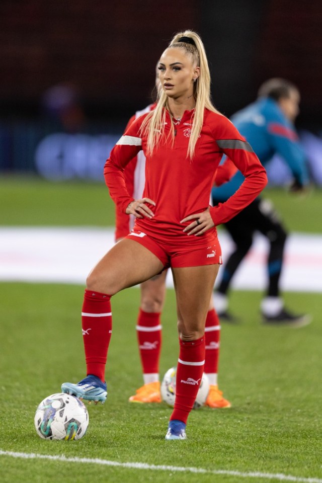 ZURICH, SWITZERLAND - OCTOBER 31: Alisha Lehmann of Switzerland warming up during UEFA Women's Nations League match between Switzerland and Spain at on October 31, 2023 in Zurich, Switzerland. (Photo by Pascal Kesselmark/Eurasia Sport Images/Getty Images)