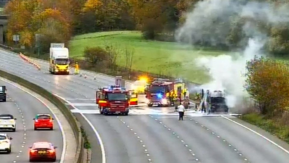 A van fire on the M25 has broken out and delayed drivers from junction 5 on the M26 and the A21 in Sevenoaks