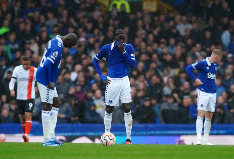 Everton's Amadou Onana dejected following Luton Town's Carlton Morris' (not pictured) second goal of the game during the Premier League match at Goodison Park, Liverpool. Picture date: Saturday September 30, 2023. PA Photo. See PA story SOCCER Everton. Photo credit should read: Peter Byrne/PA Wire RESTRICTIONS: EDITORIAL USE ONLY No use with unauthorised audio, video, data, fixture lists, club/league logos or "live" services. Online in-match use limited to 120 images, no video emulation. No use in betting, games or single club/league/player publications.