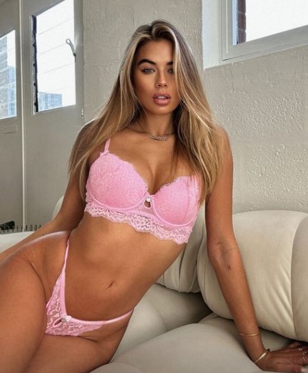 Arabella Chi looked incredible as she posed in pink lingerie