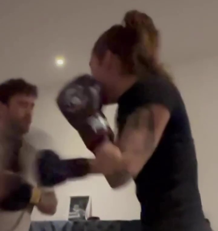 Cipriani and Isa Yasmijn spar together