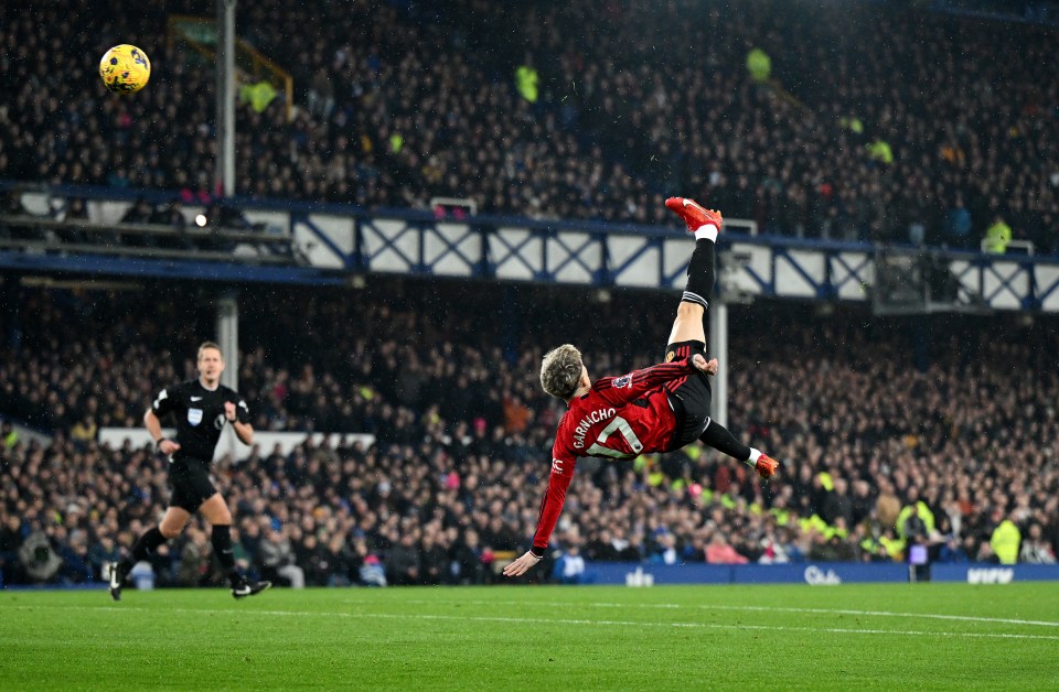 Garnacho twisted for a spectacular opener at Goodison Park