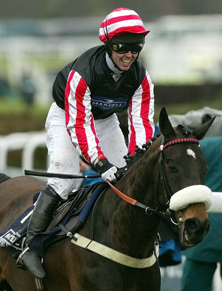 Lee rode Amberleigh House to victory in the 2004 Grand National