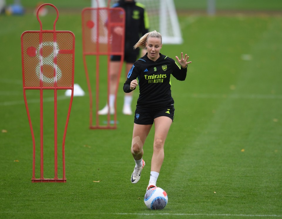 Mead, who has 50 senior England caps, has returned to the Lionesses fold for the first time since last November