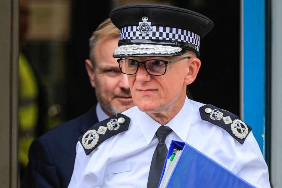 Met Police chief Sir Mark Rowley says threshold for calling off protest not reached