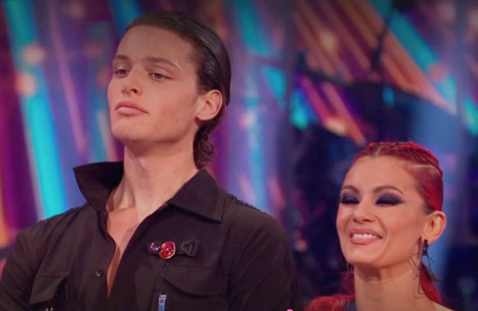 Fans thought Dianne and Bobby had a steamy performance