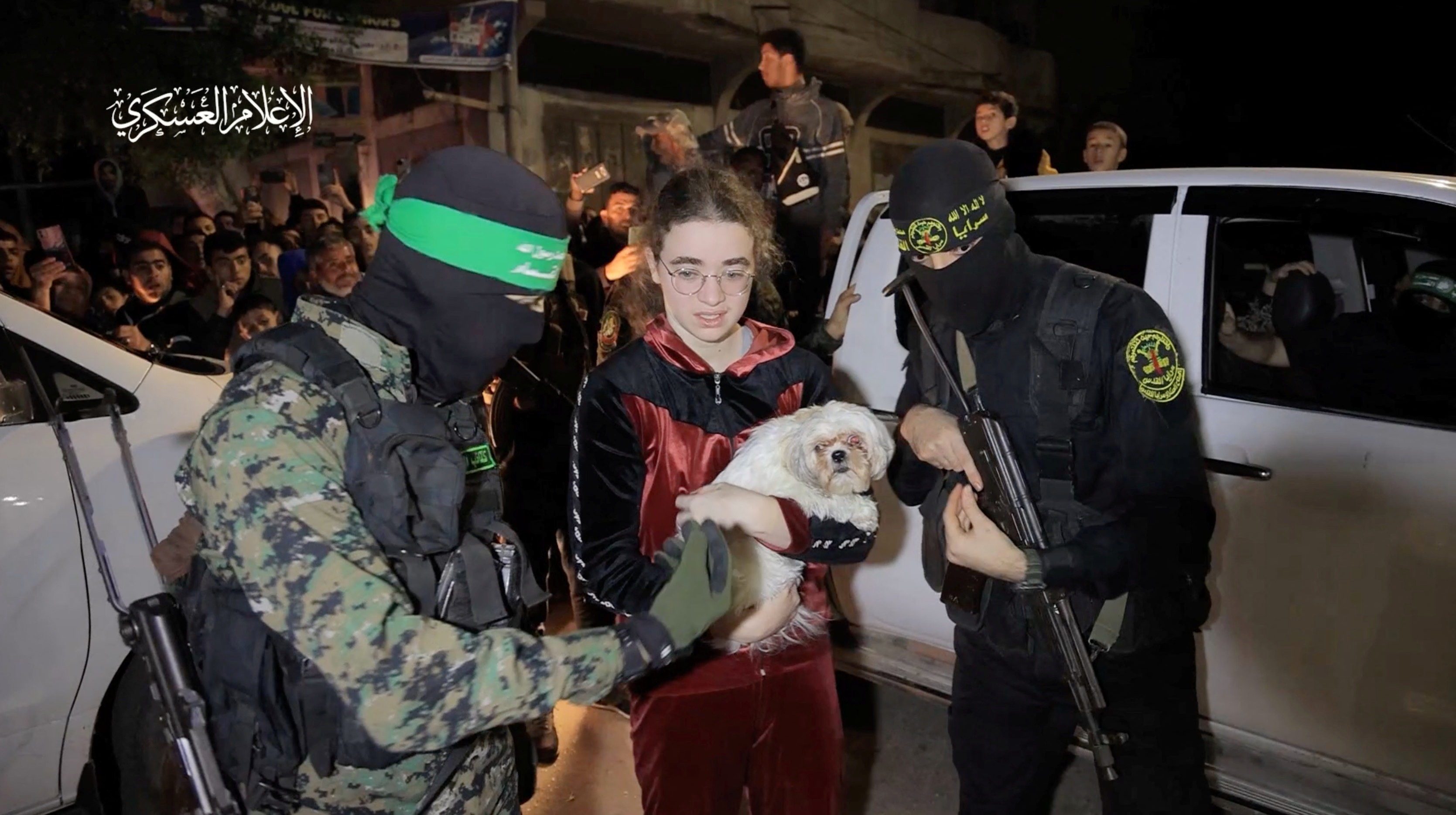 17-year-old Israeli hostage Mia Leimberg is released with her dog last night