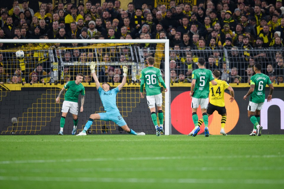 Niclas Fullkrug fires Dortmund into the lead