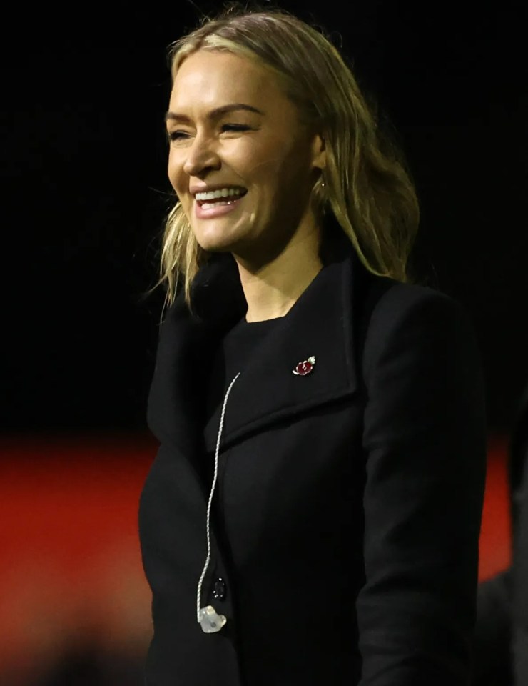 Laura Woods stayed stylish on a windy night for an FA Cup thriller