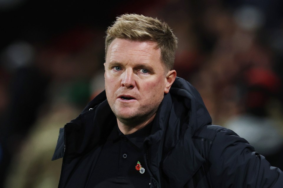 BOURNEMOUTH, ENGLAND – NOVEMBER 11: Eddie Howe, Manager of Newcastle United, looks on prior to the Premier League match between AFC Bournemouth and Newcastle United at Vitality Stadium on November 11, 2023 in Bournemouth, England. (Photo by Eddie Keogh/Getty Images)