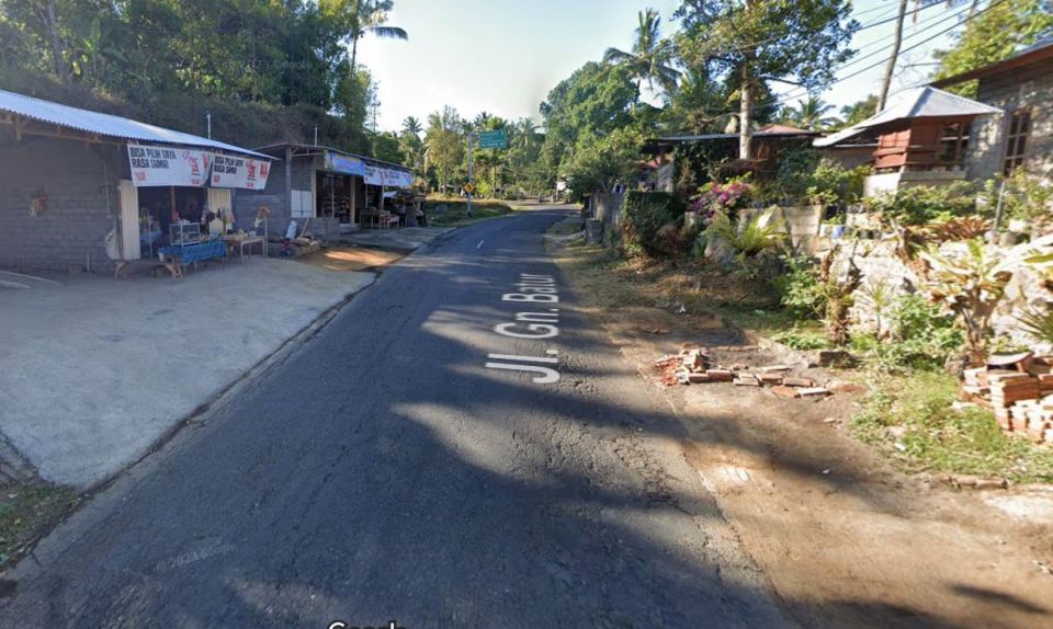 A Brit tourist has died after being hit by a car on the Singaraja-Kintamani Highway in Bali