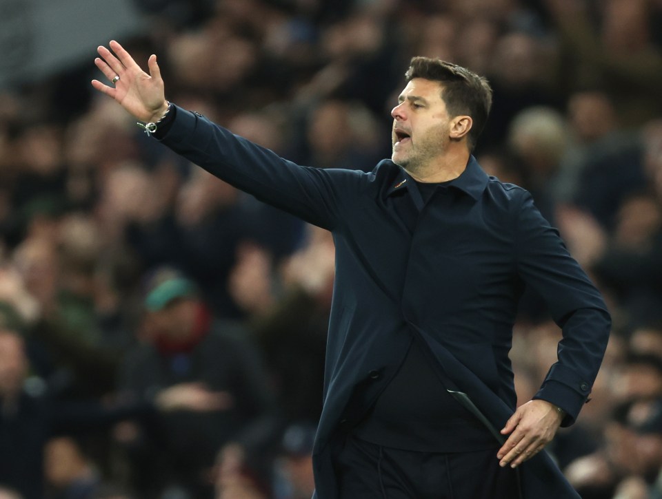 Fans are urging Mauricio Pochettino to ditch his ‘silly experiment’