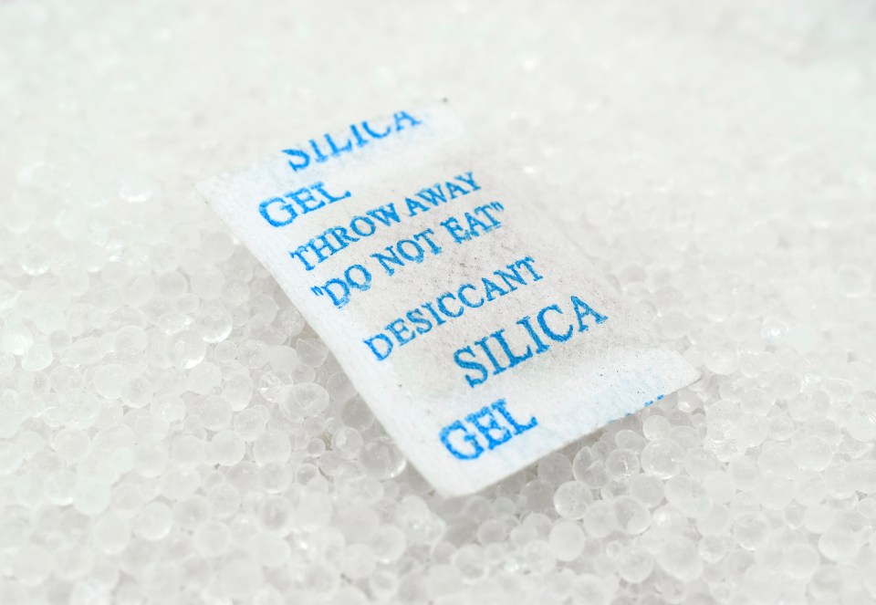 Not sure what to do with those leftover silica gel packets from your clothes? They can be put around your car to help with humidity