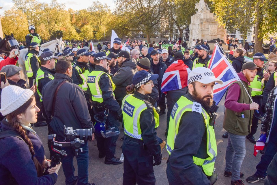 Far-right counter-protesters clashed with cops on Remembrance Weekend