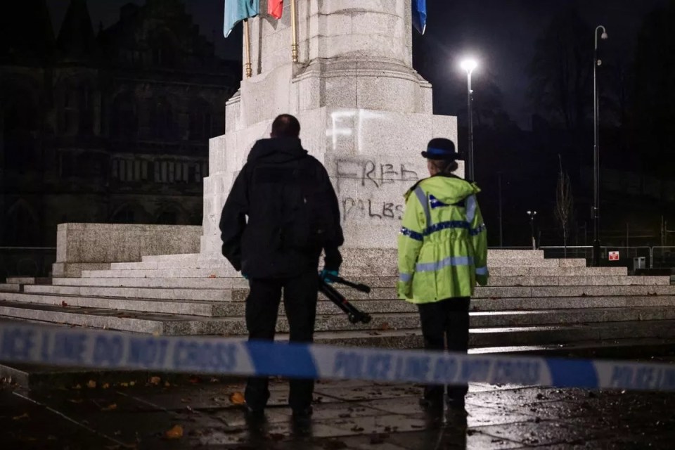 On Tuesday afternoon, thugs graffitied ‘Free Palestine’ and damaged Poppy wreaths at Rochdale’s Cenotaph