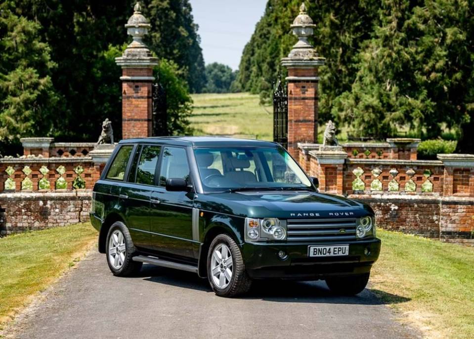 A Range Rover once owned by Queen Elizabeth II has sold for eye-watering price