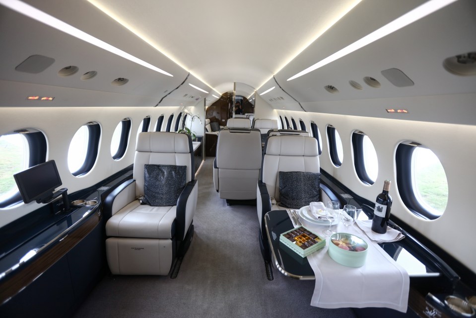 The inside of a Falcon 7X jet like the one Harry and Meghan travelled on