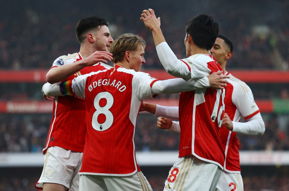 Arsenal beat Wolves to keep their place at the top of the Premier League table