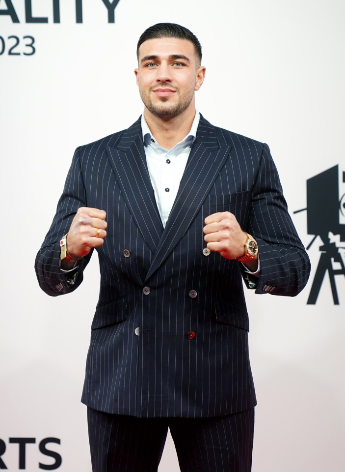 Tommy Fury struck a classic boxing pose for the cameras