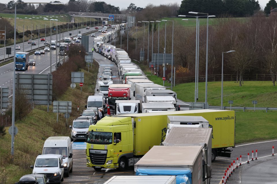 The entrance to the Channel Tunnel was rammed after the Eurostar shut