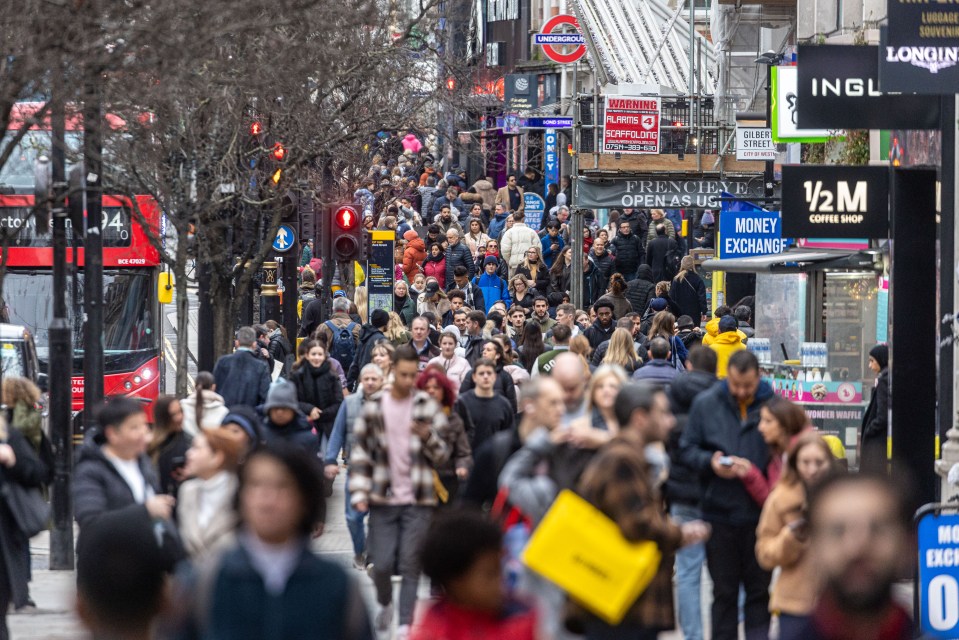 You may be able to spot some symptoms of dementia while Christmas shopping