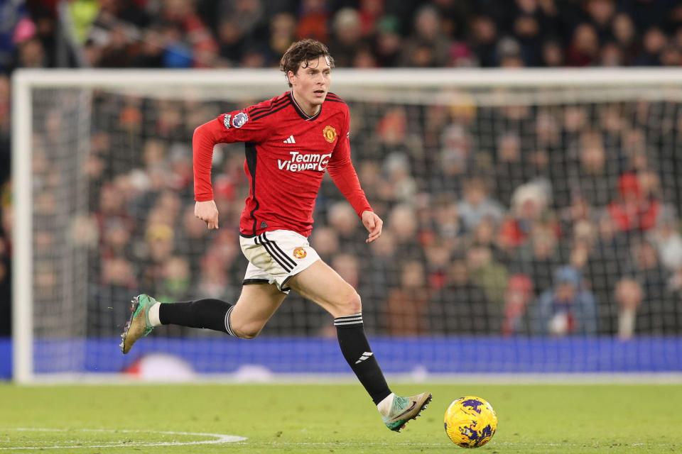 Victor Lindelof also has a knock