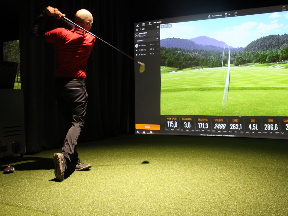 A golf simulator will amuse some of the England squadf