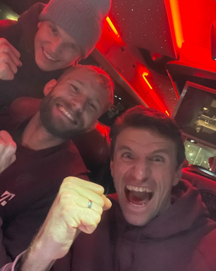 Thomas Muller shared a photo from Bayern Munich's team bus after dumping Man Utd out of the Champions League