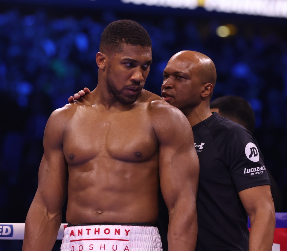 Anthony Joshua has not split with Derrick James