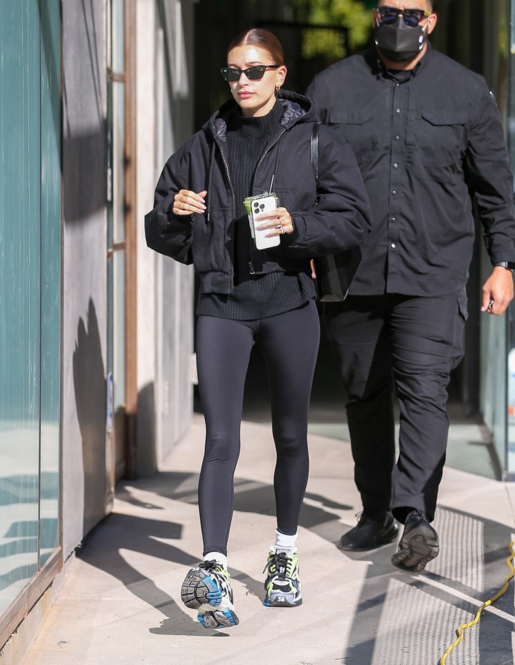 Few can look as good as Hailey Bieber in leggings without splurging on their clothes