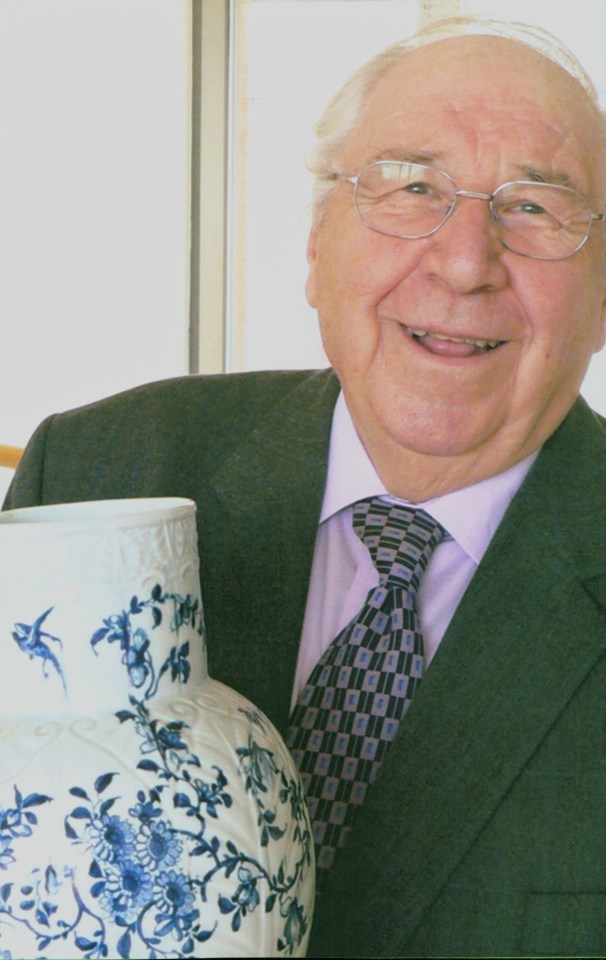 Sandon was like a 'favourite uncle' to Antiques Roadshow viewers, his son John said