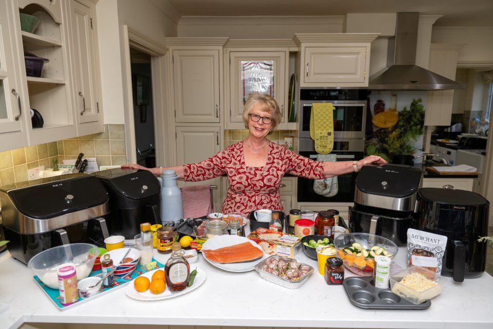 Great-granny Beverley Jarvis is cooking a full Christmas dinner just using air fryers.