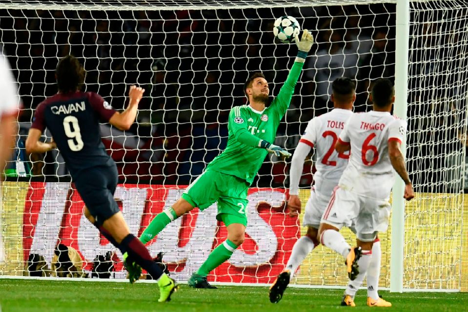 Edinson Cavani scored for PSG the last time Bayern suffered a group stage defeat in 2017