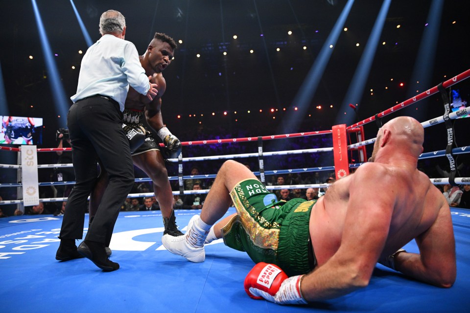 Francis Ngannou knocked down Tyson Fury