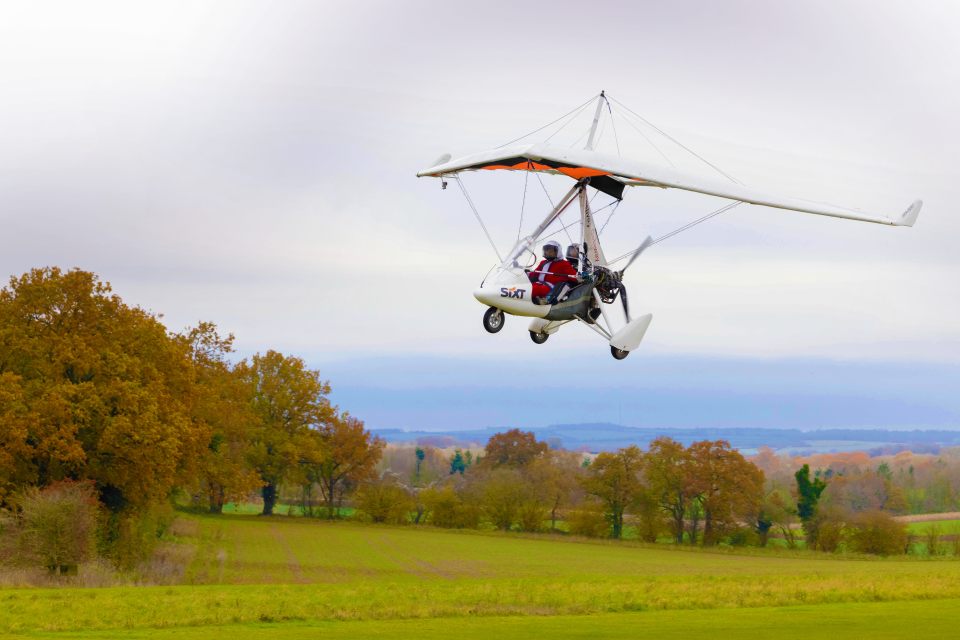 Santa doesn't need reindeer anymore with his quick getaway microlight