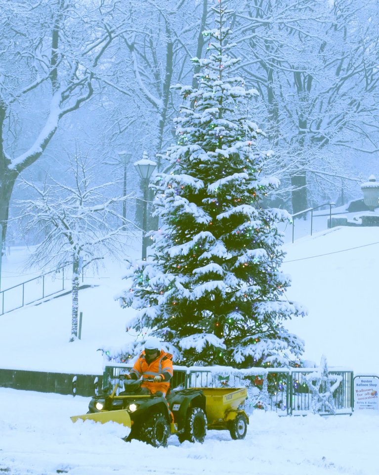 Heavy snow has fallen in the Peak District on Sunday