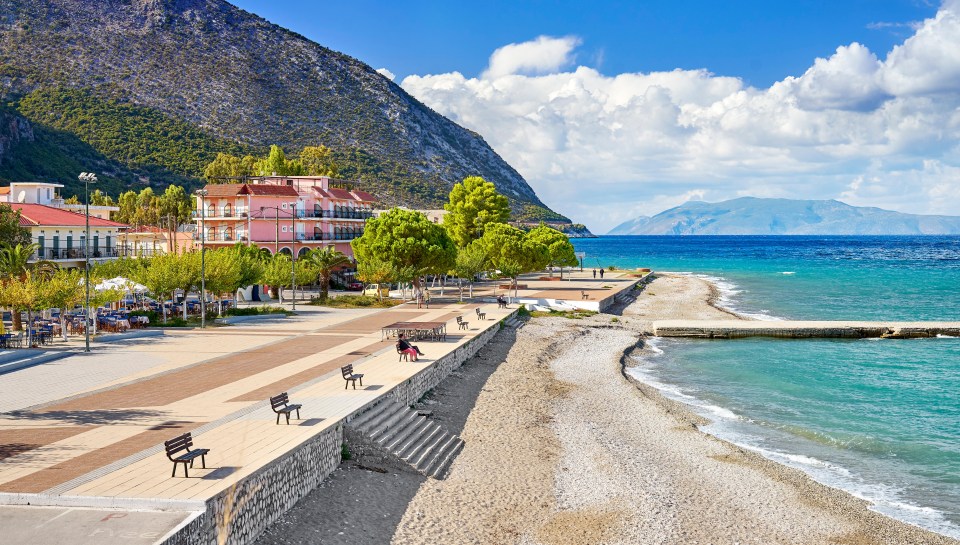 Poros is a small Greek island just a stone’s throw away from Athens