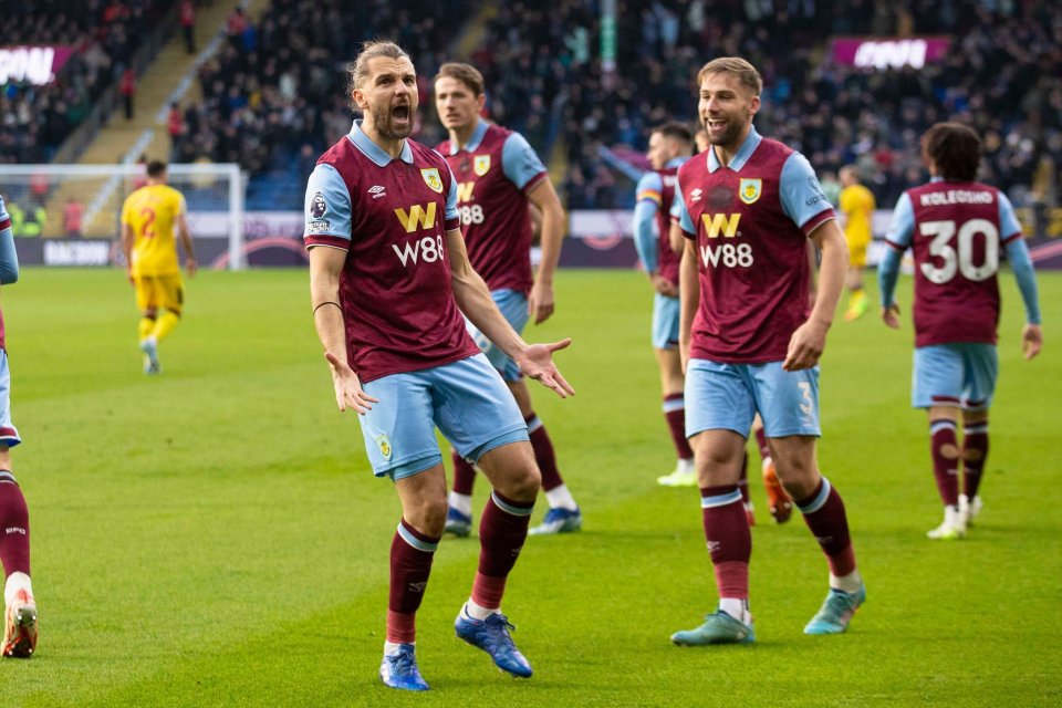 Burnley bagged their first home win of the campaign with a 5-0 thrashing of Sheffield United