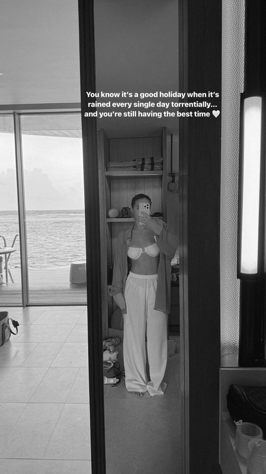 Molly-Mae shared a stunning mirror selfie in the Maldives