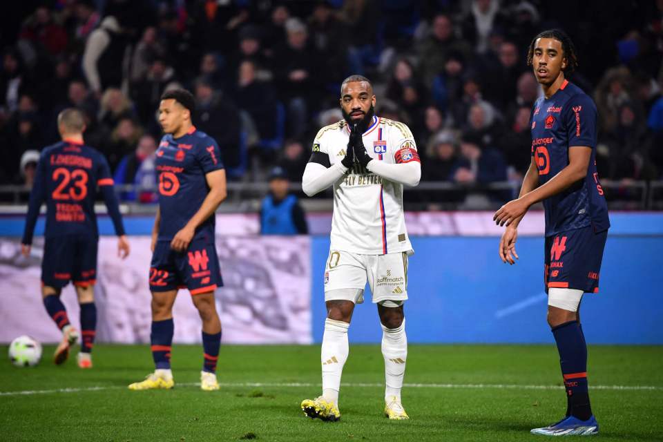 Lyon and Alexandre Lacazette could face a big problem at the end of the season