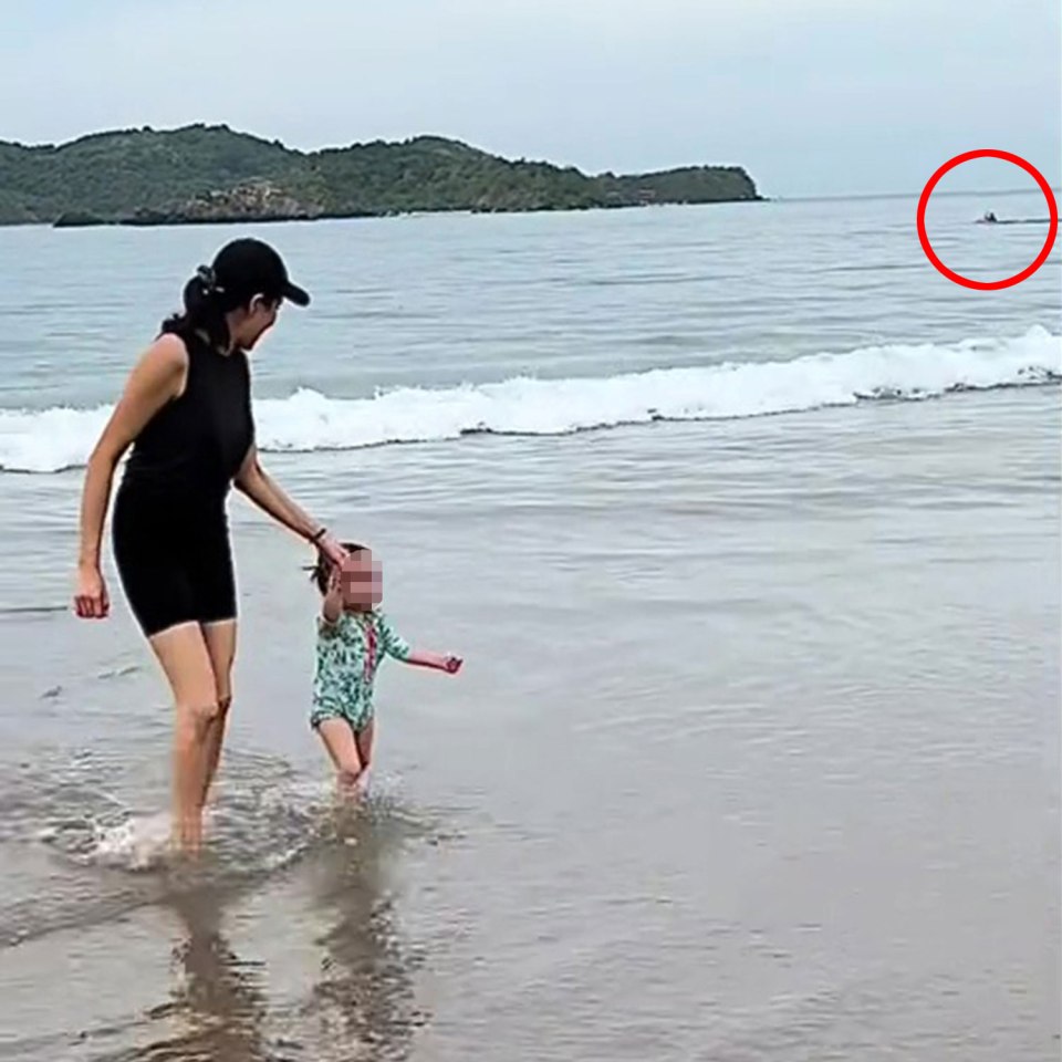 This was the horrifying moment a mum accidentally filmed a man's death in the sea