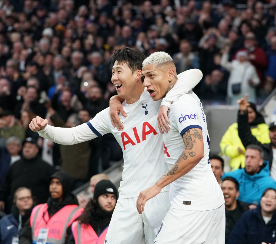 Tottenham beat Everton at home