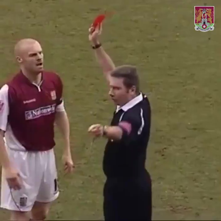 Fans believe Dyche looks exactly the same in the video