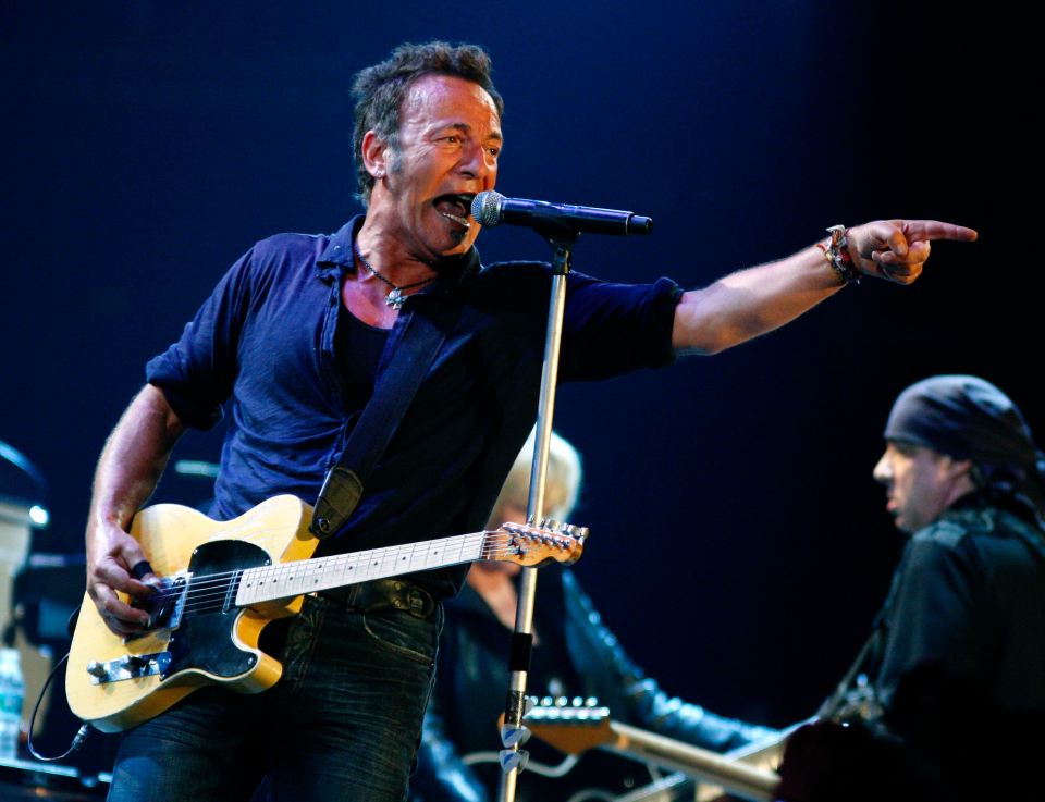 Bruce Springsteen is in talks to perform at Glasto after Madonna pulled out of the running