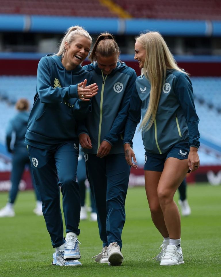 Alisha Lehmann laughing with team-mates Rachel Daly and Sarah Mayling