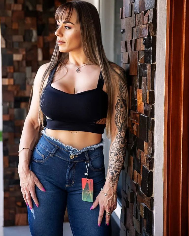 Débora was a popular fitness coach and influencer